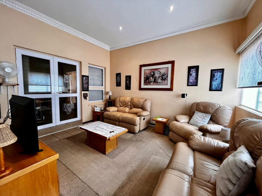 3 Bedroom Property for Sale in Protea Park North West
